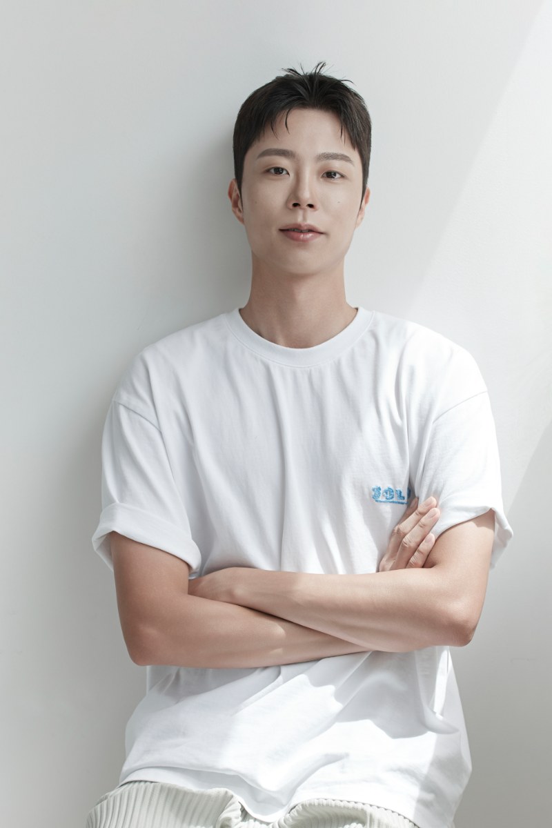 김산